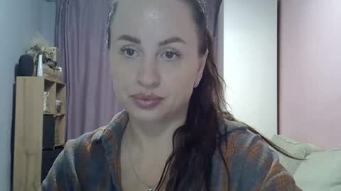 Snapshot of viki_red chatting on 4, 11, 2025 viki_red online show from 4, 11, 2025