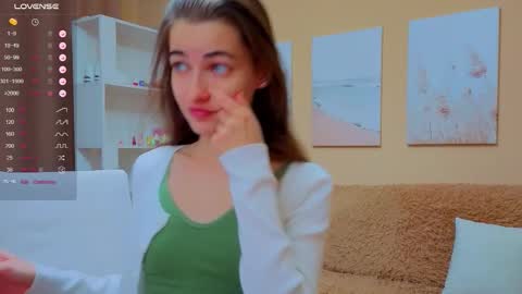 Snapshot of vikiberry chatting on 3, 10, 2025 vikiberry online show from 3, 10, 2025