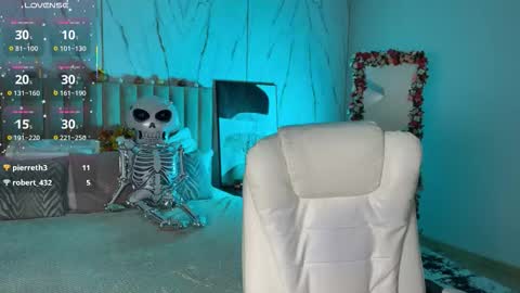 Snapshot of vikky_moon chatting on 30, 10, 2025 Vikky online show from 30, 10, 2025