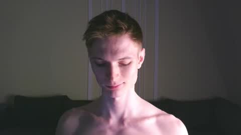 Snapshot of viksons chatting on 28, 9, 2025 Max online show from 28, 9, 2025