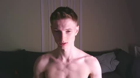 Snapshot of viksons chatting on 12, 10, 2025 Max online show from 12, 10, 2025