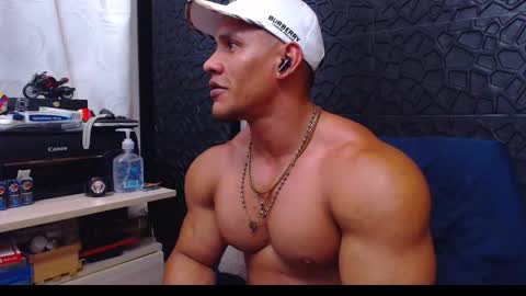 Viktor Herrera online show from 31, 12, 2024