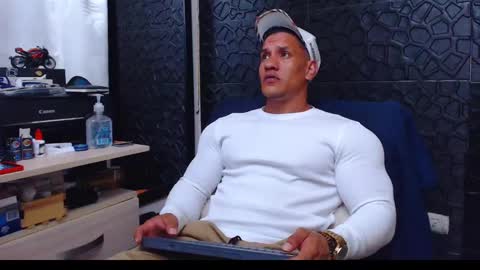 Viktor Herrera online show from 21, 1, 2025