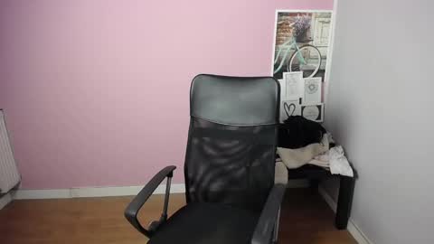 Snapshot of viktoria_lovely chatting on 24, 1, 2025 viktoria_lovely online show from 24, 1, 2025