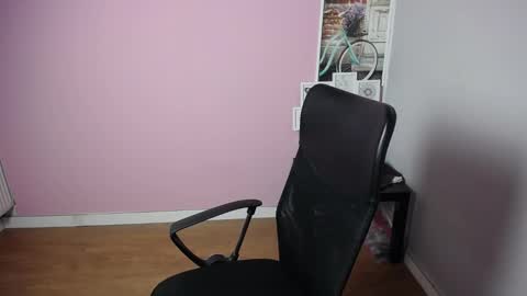 Snapshot of viktoria_lovely chatting on 16, 9, 2025 viktoria_lovely online show from 16, 9, 2025