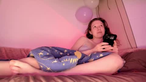 Vikky online show from 6, 11, 2025