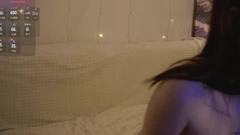 Snapshot of viky_jane chatting on 11, 3, 2026 Im Amelia Help me please to reach 100 thumbs up online show from 11, 3, 2026