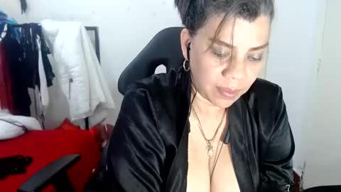 VIKY ADAMS online show from 25, 2, 2025