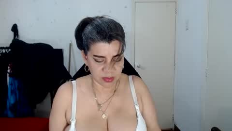 VIKY ADAMS online show from 7, 3, 2025