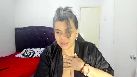 VIKY ADAMS online show from 18, 9, 2025