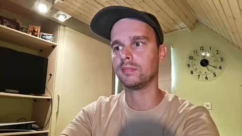 Snapshot of vincentbb1 chatting on 2, 10, 2025 Vincent online show from 2, 10, 2025