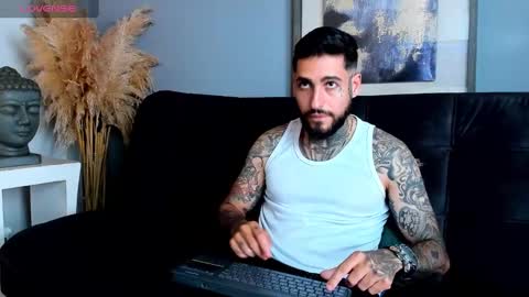 Snapshot of vincentsartori chatting on 22, 10, 2025 Vincent Sartori online show from 22, 10, 2025