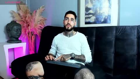 Snapshot of vincentsartori chatting on 24, 10, 2025 Vincent Sartori online show from 24, 10, 2025