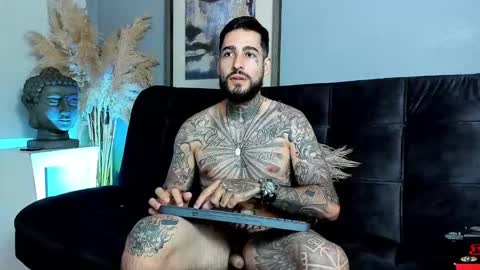 Snapshot of vincentsartori chatting on 11, 11, 2025 Vincent Sartori online show from 11, 11, 2025