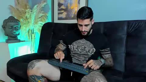 Snapshot of vincentsartori chatting on 20, 11, 2025 Vincent Sartori online show from 20, 11, 2025