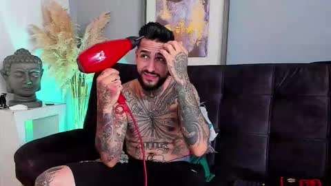 Snapshot of vincentsartori chatting on 30, 11, 2025 Vincent Sartori online show from 30, 11, 2025