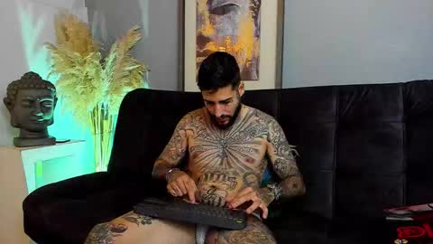 Snapshot of vincentsartori chatting on 3, 12, 2025 Vincent Sartori online show from 3, 12, 2025