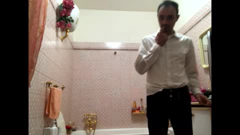 Snapshot of vinmin90 chatting on 29, 12, 2024 Zenith online show from 29, 12, 2024