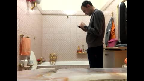 Snapshot of vinmin90 chatting on 30, 12, 2024 Zenith online show from 30, 12, 2024