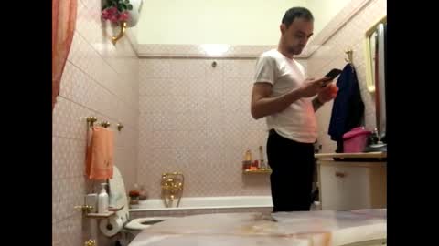 Snapshot of vinmin90 chatting on 5, 1, 2025 Zenith online show from 5, 1, 2025