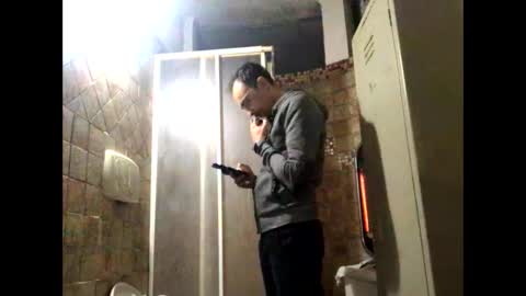 Snapshot of vinmin90 chatting on 12, 10, 2025 Zenith online show from 12, 10, 2025