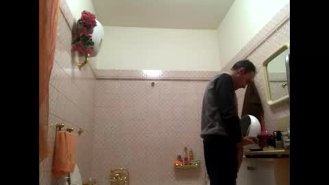 Snapshot of vinmin90 chatting on 14, 10, 2025 Zenith online show from 14, 10, 2025