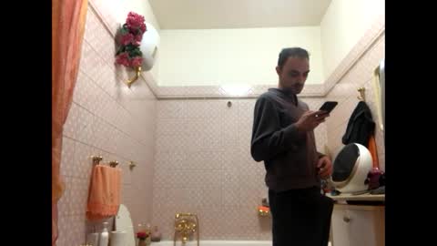 Snapshot of vinmin90 chatting on 21, 10, 2025 Zenith online show from 21, 10, 2025