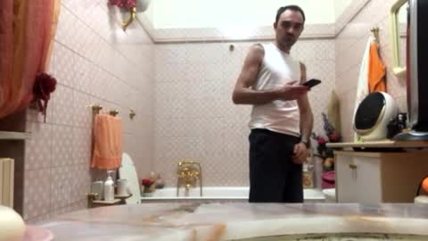 Snapshot of vinmin90 chatting on 29, 10, 2025 Zenith online show from 29, 10, 2025