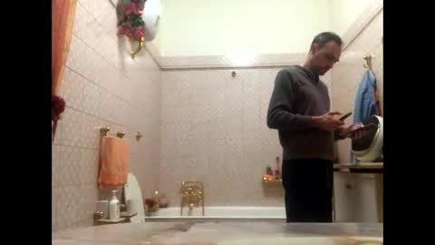 Snapshot of vinmin90 chatting on 10, 11, 2025 Zenith online show from 10, 11, 2025