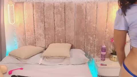 Snapshot of violet_606 chatting on 19, 11, 2025 Violeta online show from 19, 11, 2025