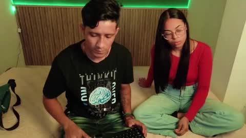 violet_and_dylan online show from 15, 12, 2025