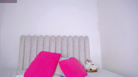 violet_giraldo online show from 3, 3, 2026