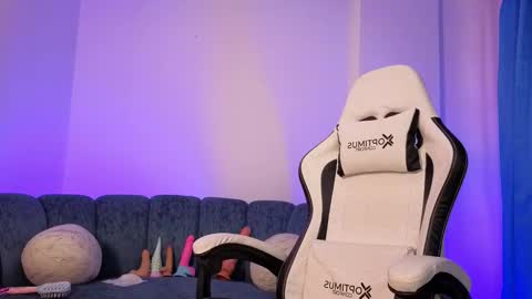 Snapshot of violet_jhonson chatting on 11, 11, 2025 violet_jhonson online show from 11, 11, 2025