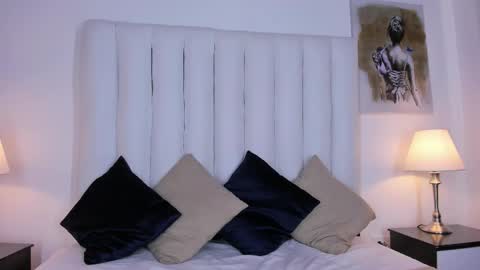 Snapshot of violet_queen2 chatting on 5, 11, 2025 Mary online show from 5, 11, 2025