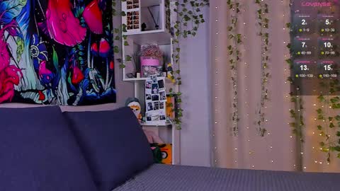 Snapshot of violet_walker7 chatting on 5, 3, 2026 Violet online show from 5, 3, 2026