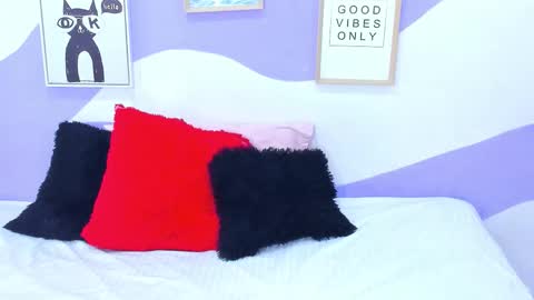 Snapshot of violeta_1404 chatting on 18, 11, 2025 violeta_1404 online show from 18, 11, 2025