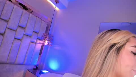 Violeta  online show from 11, 11, 2025