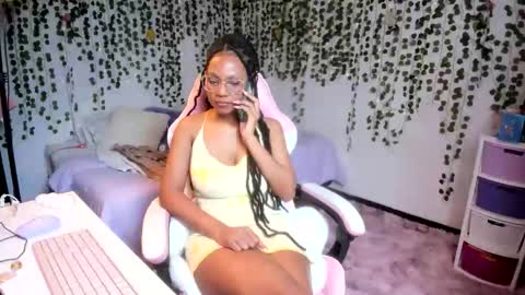 Snapshot of violeta_milleer chatting on 8, 11, 2025 Violeta online show from 8, 11, 2025