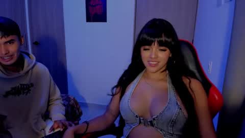 Snapshot of violetandaustin69 chatting on 4, 10, 2025 Violet and Austin online show from 4, 10, 2025