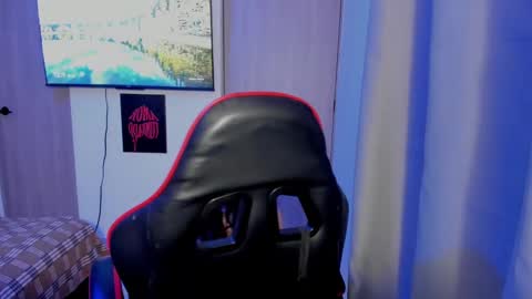 Violet and Austin online show from 28, 10, 2025