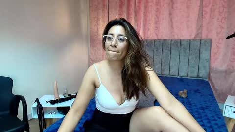 VIOLETA online show from 17, 12, 2024