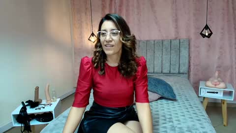 VIOLETA online show from 3, 1, 2025