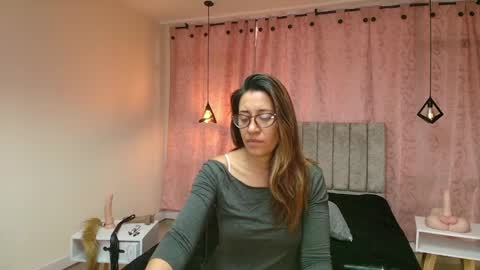VIOLETA online show from 13, 2, 2025