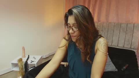 VIOLETA online show from 17, 2, 2025
