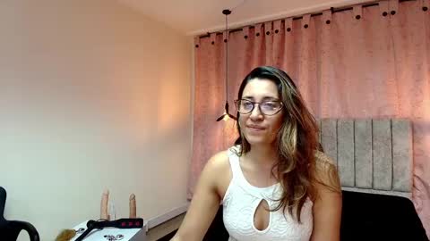 VIOLETA online show from 7, 3, 2025