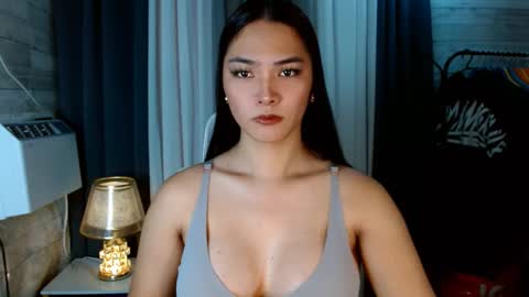 Snapshot of violetasha chatting on 17, 10, 2025 violet online show from 17, 10, 2025
