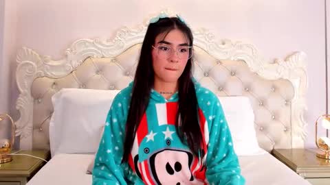 Violet  online show from 17, 1, 2026