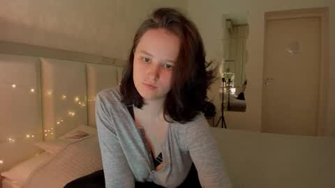 Violet online show from 16, 9, 2025
