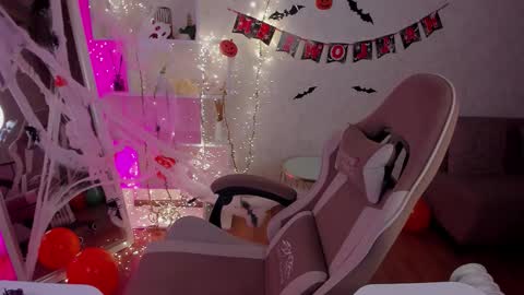 Violet online show from 23, 10, 2025