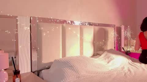 Violet online show from 19, 11, 2025